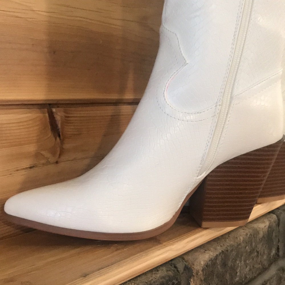 Mata Cosmic “Slayer” Cowgirl Boots White Embossed Snake Mid Calf 7 - Picture 10 of 16